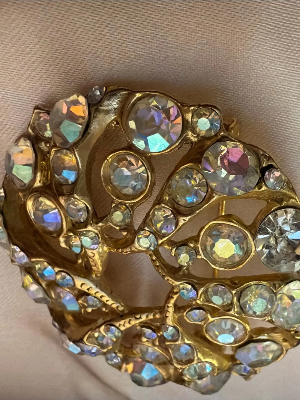 1960s Aurora Borealis Rhinestone Pinwheel Wreath Brooch Pin - Gold Tone